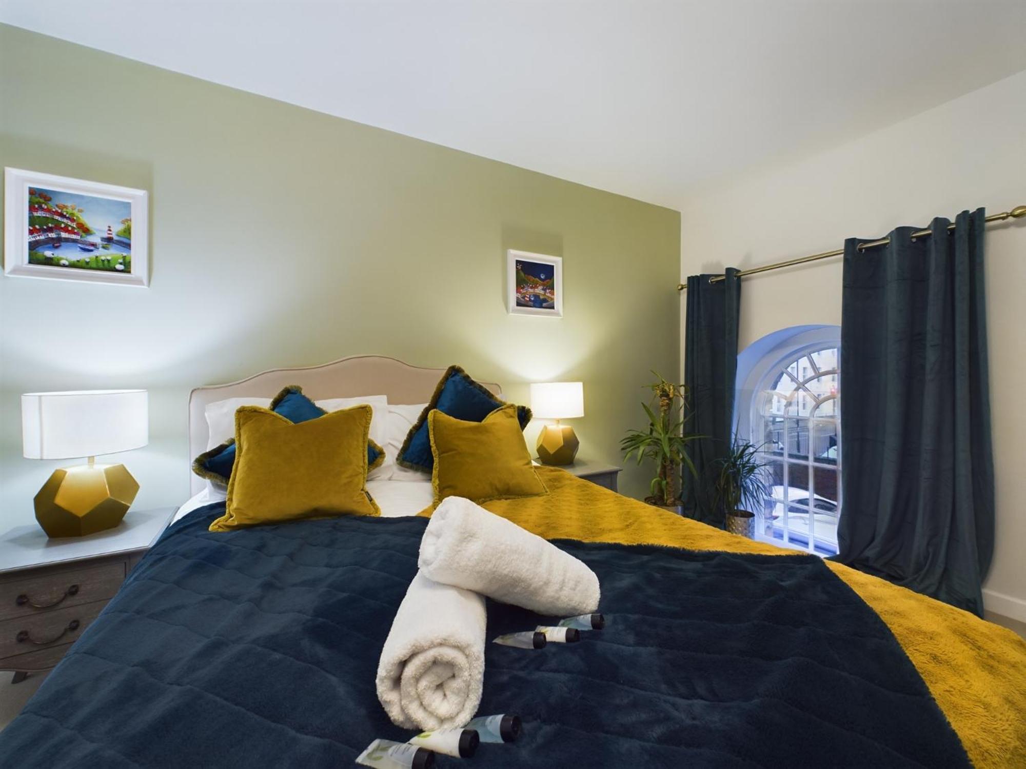 Apartamento Modern Duplex Central Free Parking Wi-Fi Cheltenham Exterior foto